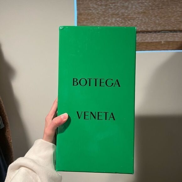 NEW bottega Veneta silver knot sandal - Picture 8 of 12